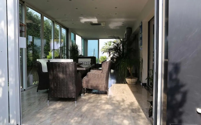 Villa Deluxe by Amy Villas