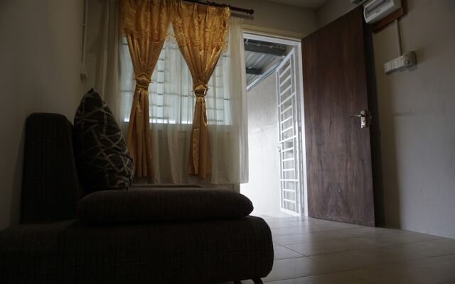 Sakura Bandar Semariang Guest House