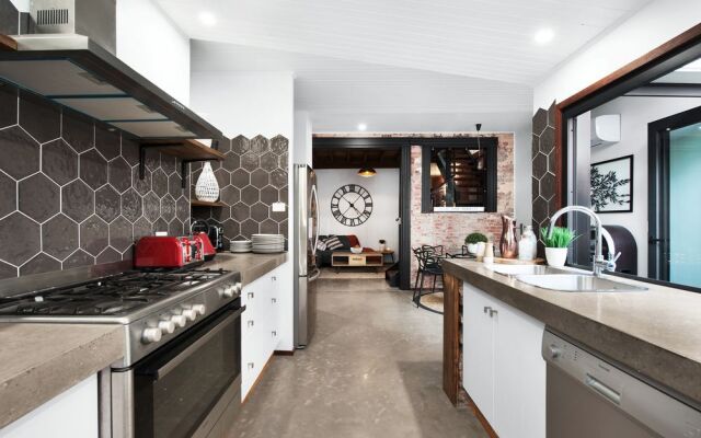 UNIQUE - New York Loft Style Townhouse