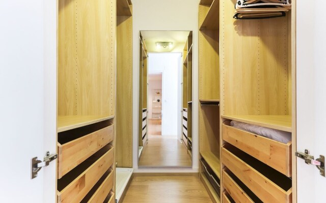 Modern & Bright Avenidas Novas II by Homing