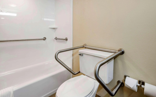 Comfort Suites Bethlehem Near Lehigh University and LVI Airport