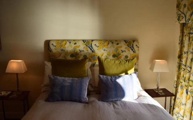 West Beach House -Sea Views