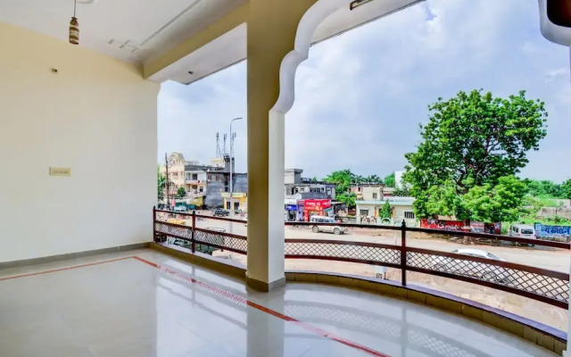 OYO 19951 Hotel Saif