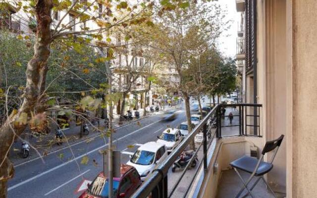 Cozy Apartment Casanova-Eixample