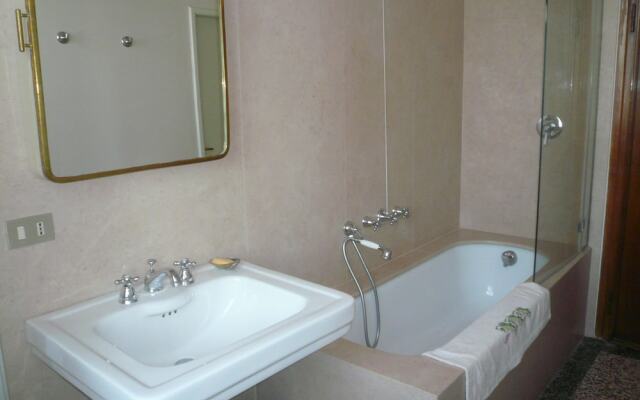 Luxurious Palazzo in Venice in the Rialto Area With Housekeepercook