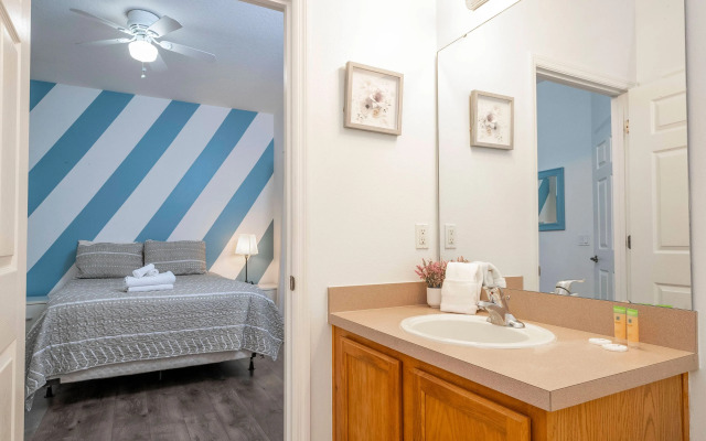 4 Bedrooms Close to Disney