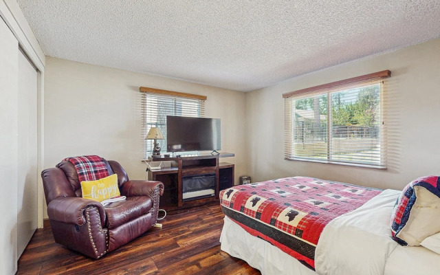 Meadow-front Metcalf Bay Gem #542