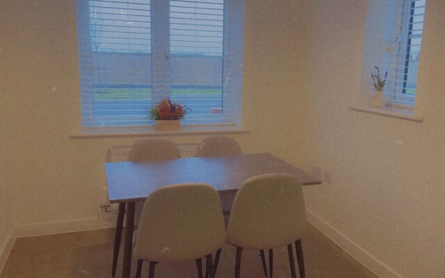 Impeccable 3-bed House in Northampton