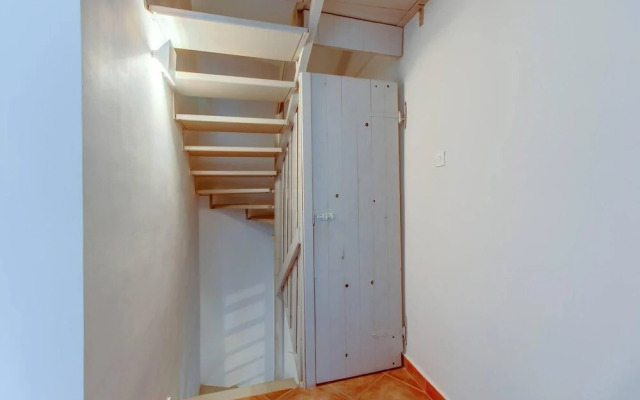 Lovely 15th Century Apartment in Osor