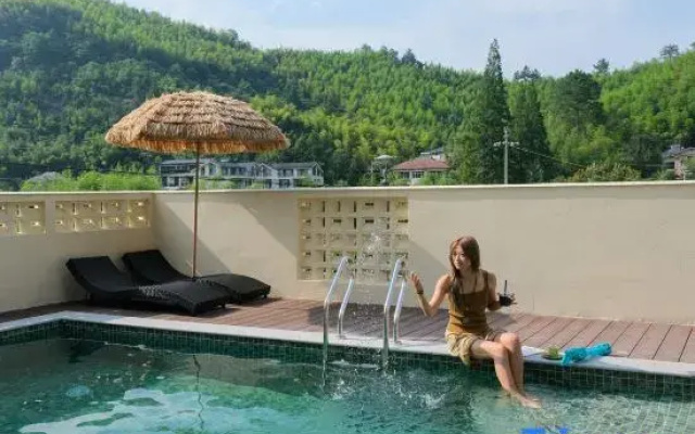 Anji Yujian · YUJIAN Swimming Pool Private Hot Spring Vacation Apartment
