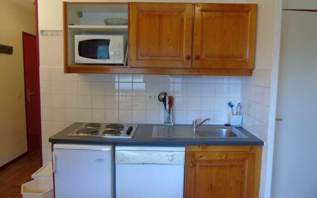 Lou Services Apartment CB3 LSI 001