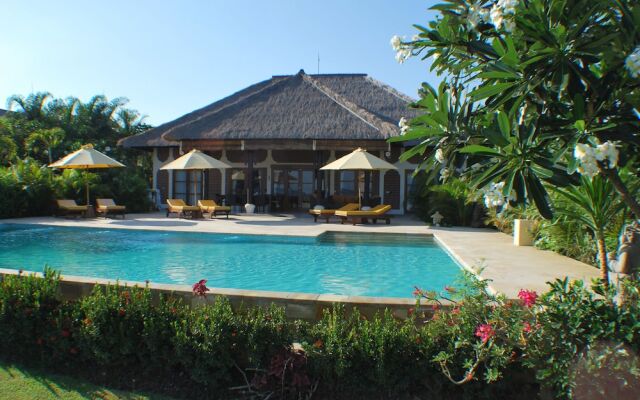 Villa Cerah Beachfront Holiday House