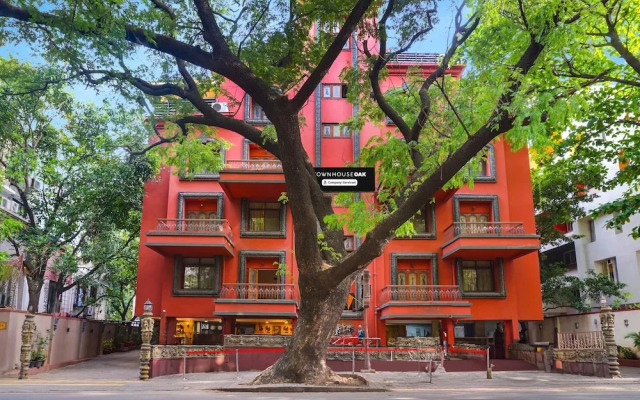 Premium Stays Near Fergusson College