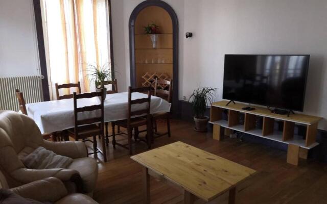 Gray centre ville avec vue sur Saône