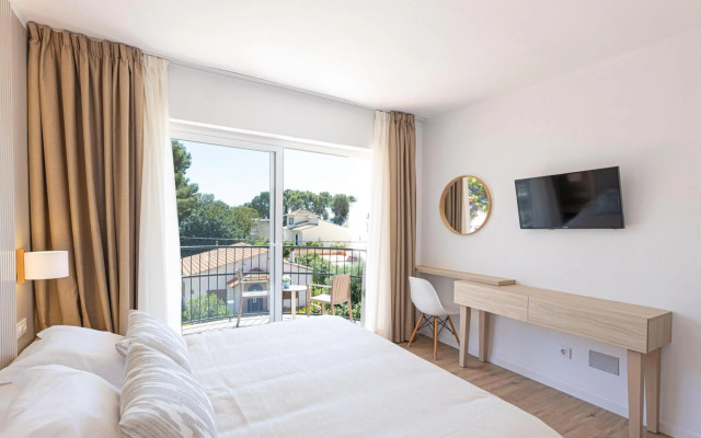 Martinez Apartments