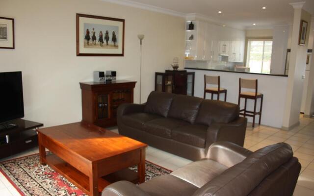 Albury Suites - Schubach Street