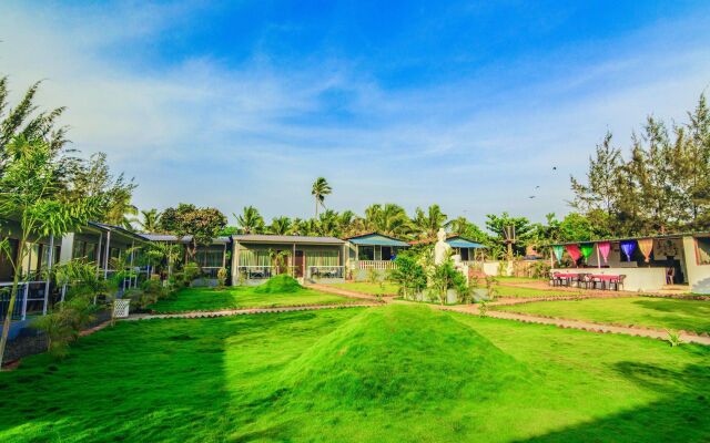 Treebo Lands End Beach Resort Morjim