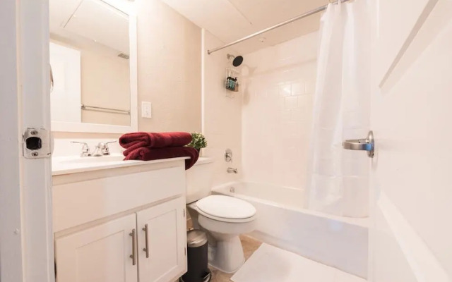 2 BR Apartment Pool Sleeps 6