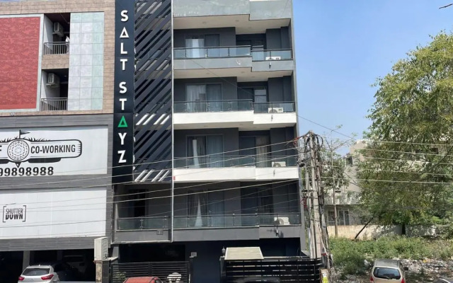Saltstayz Express - Golf Course Road & DLF Phase-1