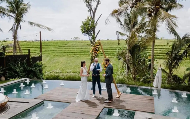 Majestic Private Villa 6 Br Canggu With Staff