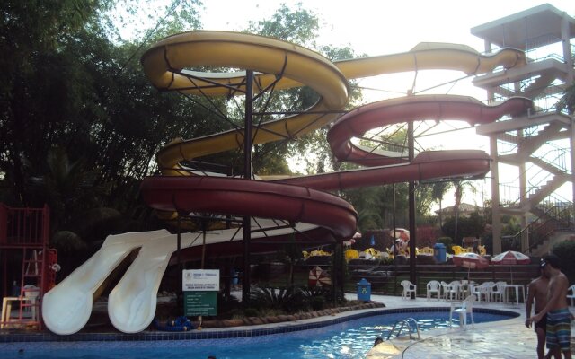 Apartamento Grand Dolphin - Férias em Caldas Novas