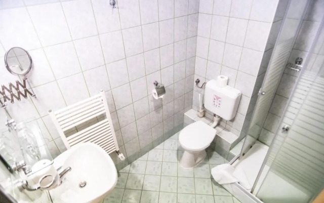 4 Évszak Hegyihotel