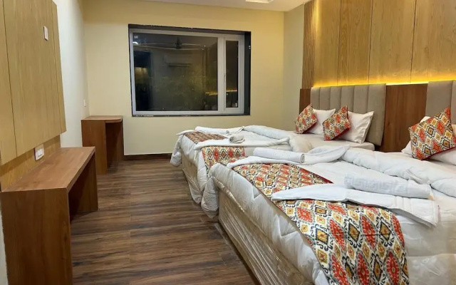 Frosty Fern Hotel & Resort
