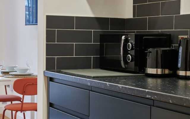 Host & Stay Standard Room, Sevenstay Apartments