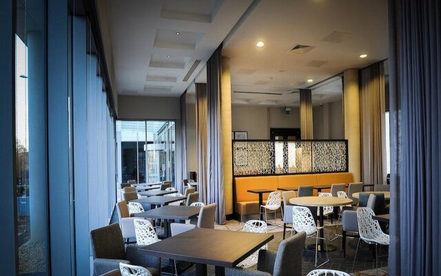 Heston Hyde Hotel
