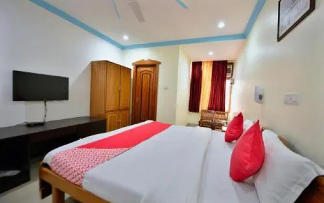 Hotel City Heart  By OYO Rooms