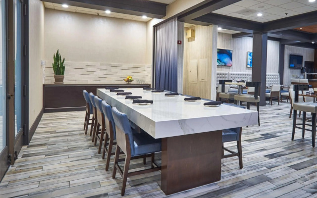 Hilton Knoxville