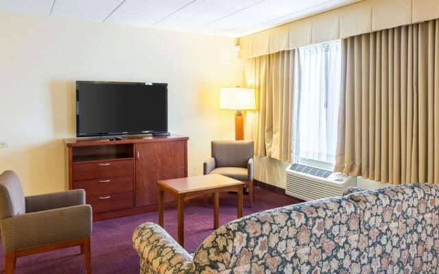 Clarion Hotel Somerset - New Brunswick