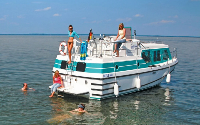 Kuhnle-Tours Hafendorf Müritz