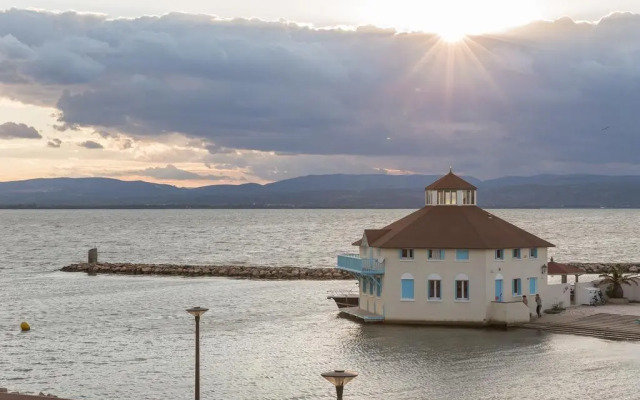 Maeva Le Port-les Hébrydes