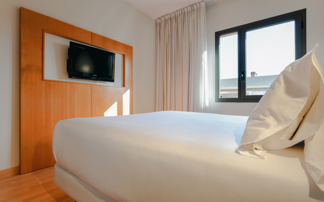 Catalonia Barcelona Beach Hotel 