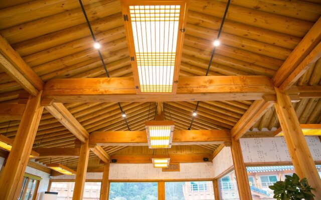 Jeonju Wangyijimil Hanok Hotel