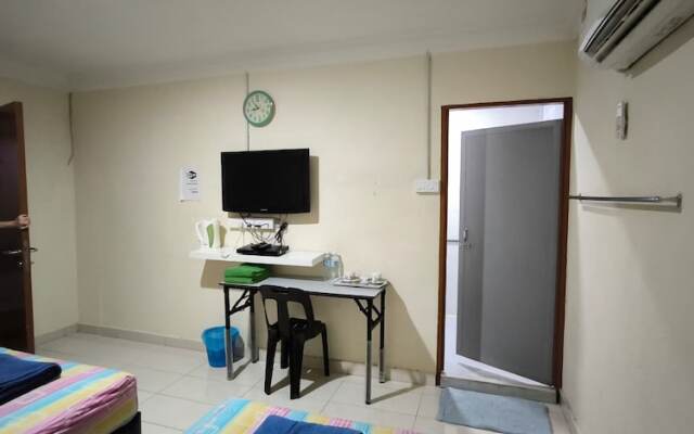 OYO 90895 Hotel Ikia