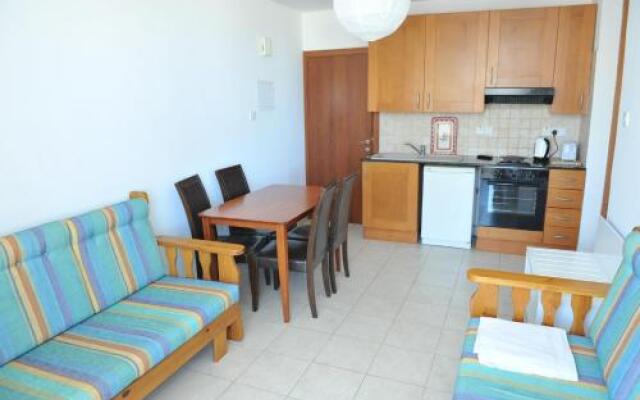 Artemis Karas Holidays Apartment