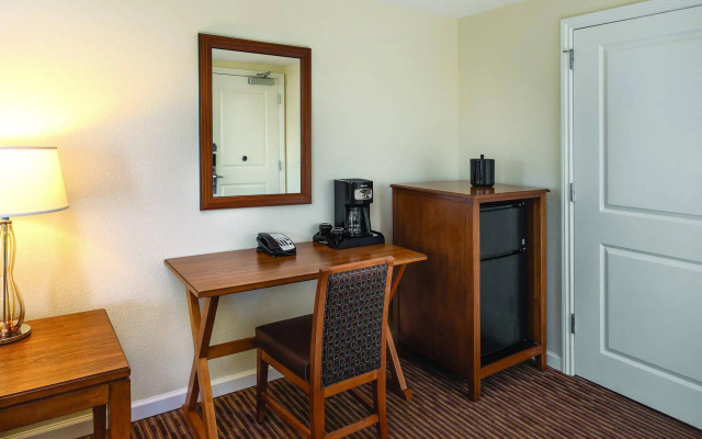 Club Wyndham Oceanside Pier