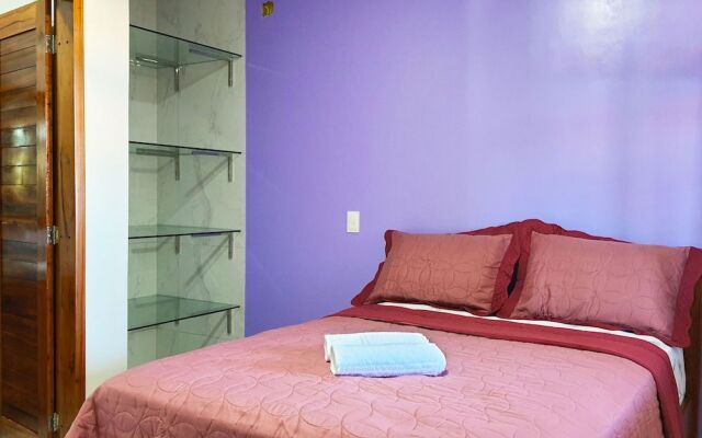 CASA TRíPLEX AO LADO DA PRAIA DO IGUAPE