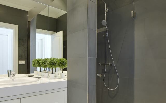Playa de la Concha 7 Apartment by FeelFree Rentals