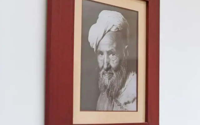 Riad larbi khalis