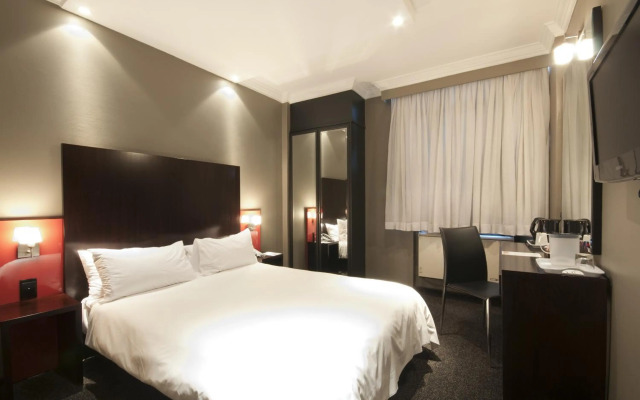 Manhattan Hotel