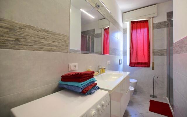 Awesome Apartment in Marina di Massa With 1 Bedrooms