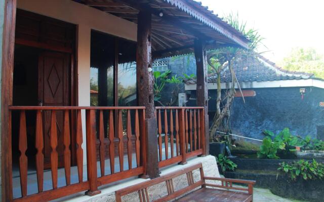 Penginapan BoB Home