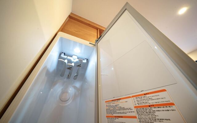 Brown Dot Hotel Gyeongju