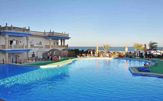 Sphinx Aqua Park Beach Resort