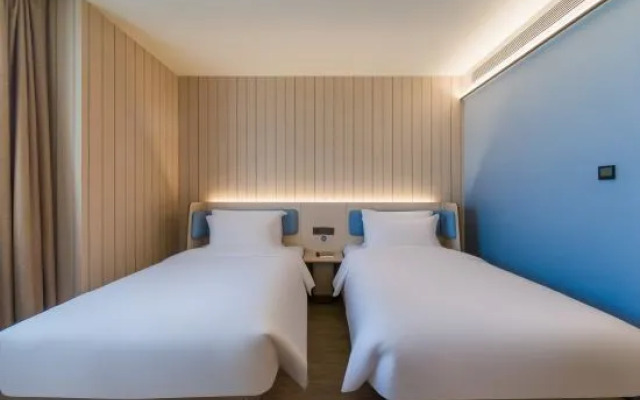 HanTing Hotel (Wuxi Qianqiao Dadao Wuzhou Huishenghuo Plaza)