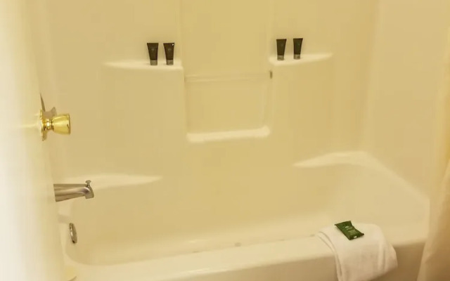 Rodeway Inn & Suites Fireside Lodge