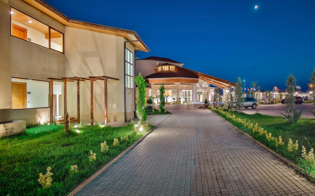 Pratap's Signature Hotel-Resort&Spa
